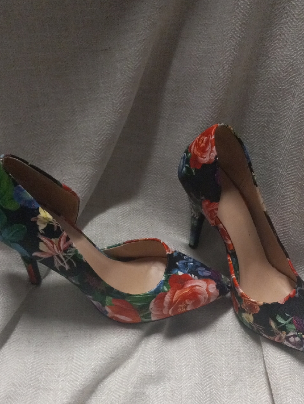 Floral Print Women's Pointed Toe High Heels - Black Floral